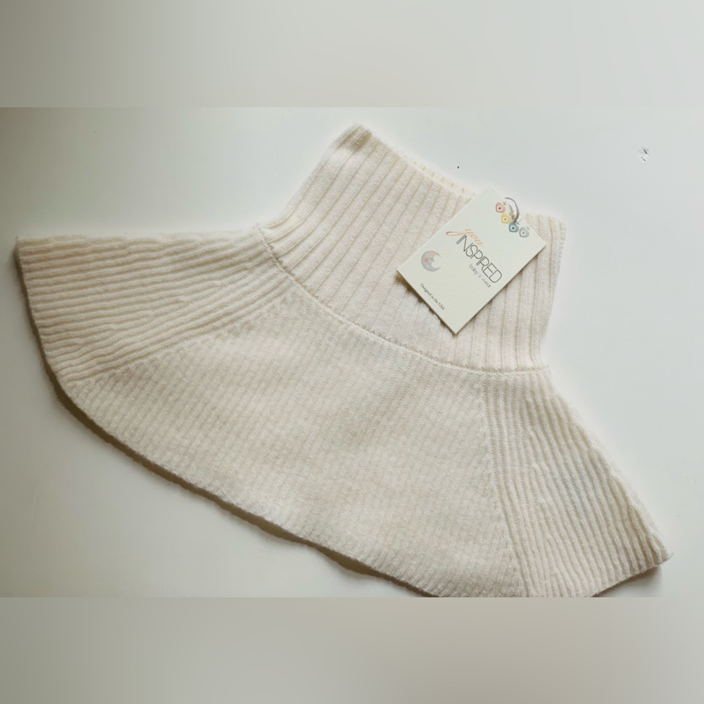 Pure merino wool neck warmer scarf for baby girl toddlers White one Size 1-3 y.